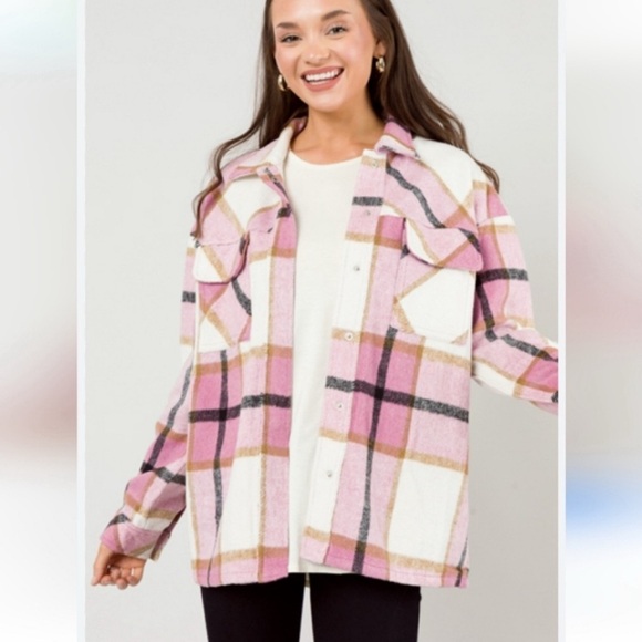 entro Jackets & Blazers - Entro plaid oversized shacket or shirt jacket